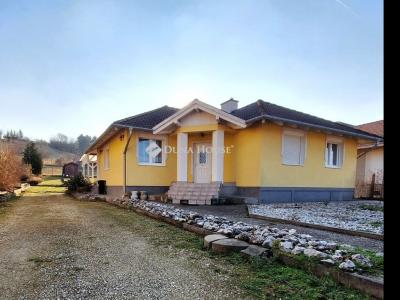 Eladó családi ház Győrújbarát