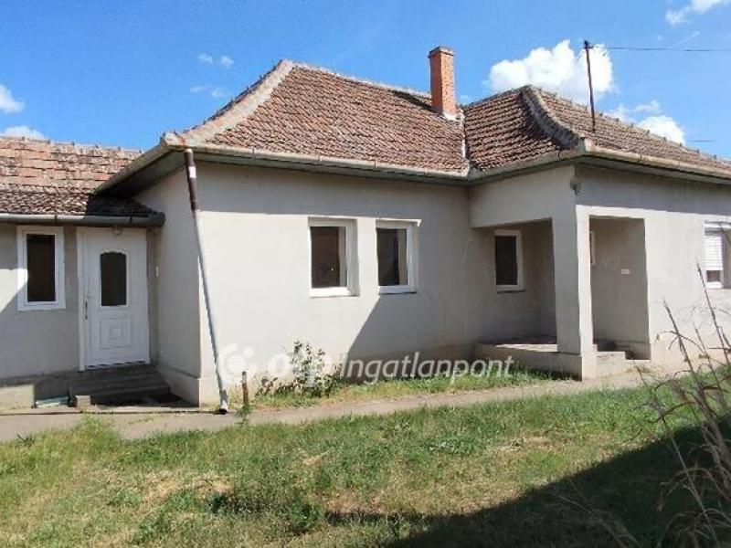 Eladó családi ház Jászszentandrás