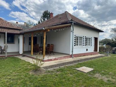 Eladó családi ház Abádszalók