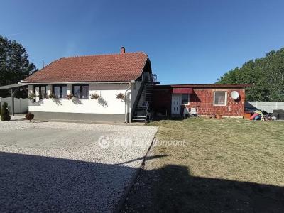 Eladó családi ház Jászfényszaru