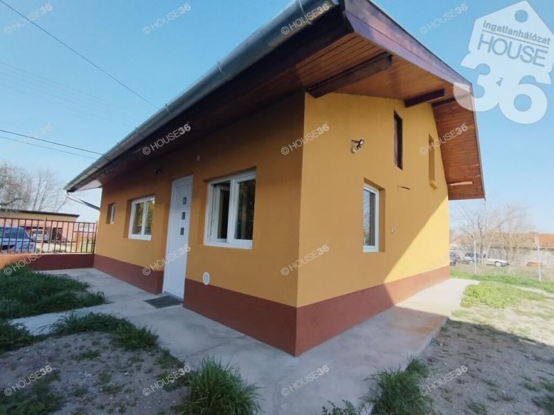Eladó családi ház