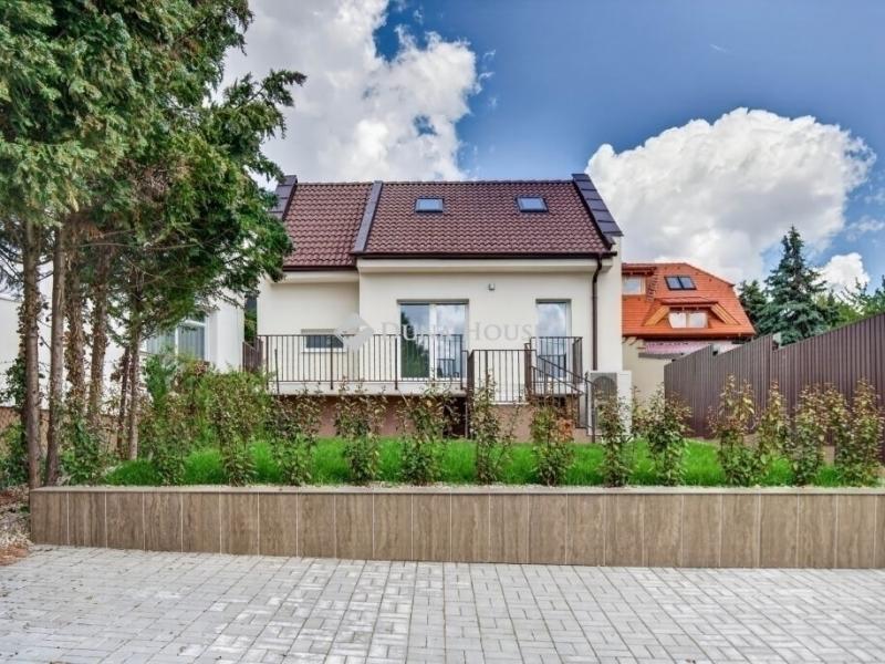 Eladó családi ház Budakeszi