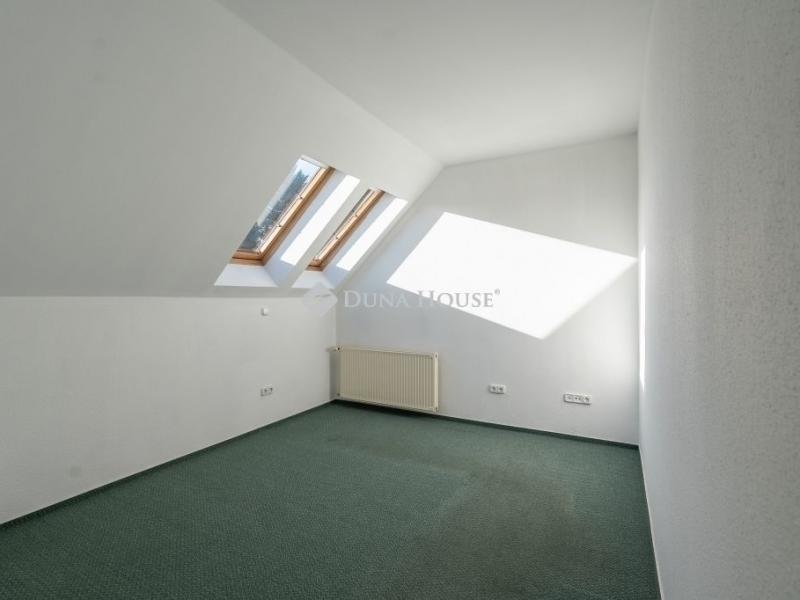 Eladó családi ház Budaörs