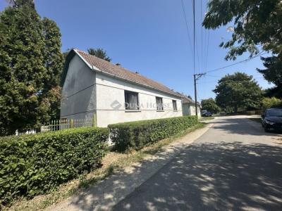 Eladó családi ház Apostag