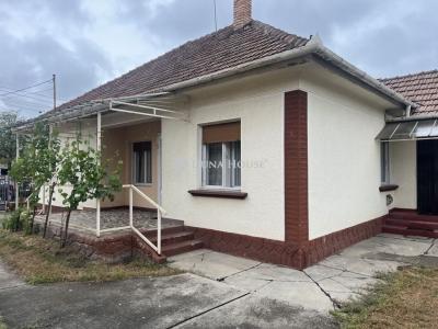 Eladó családi ház Albertirsa