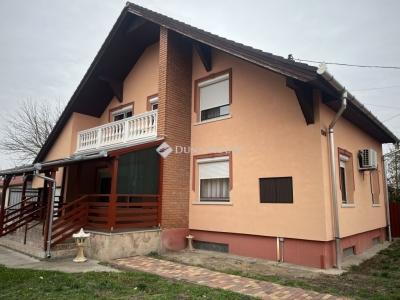 Eladó családi ház Tápiószentmárton