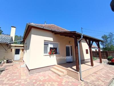 Eladó családi ház Derekegyház