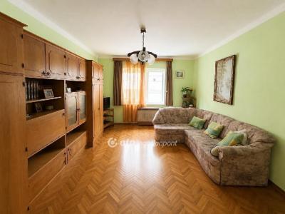 Eladó lakás Győr