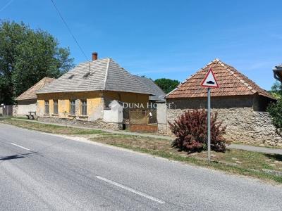 Eladó családi ház Bakonyoszlop