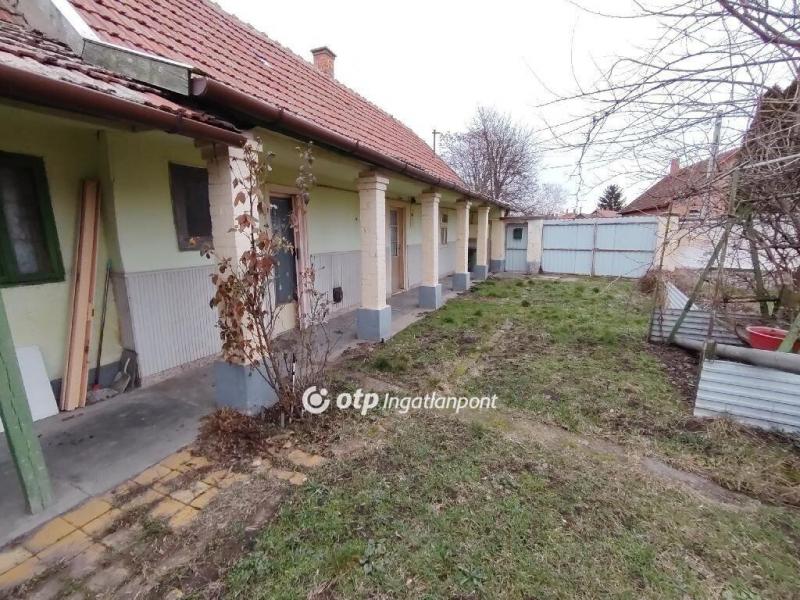 Eladó családi ház Jászberény