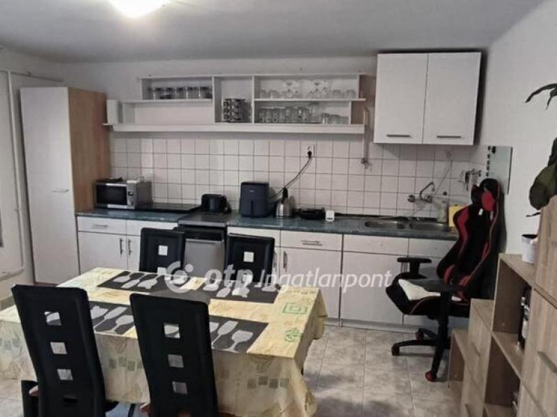 Eladó családi ház Békéscsaba