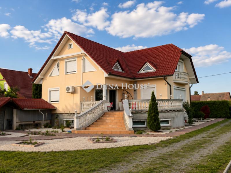 Eladó családi ház Bóly