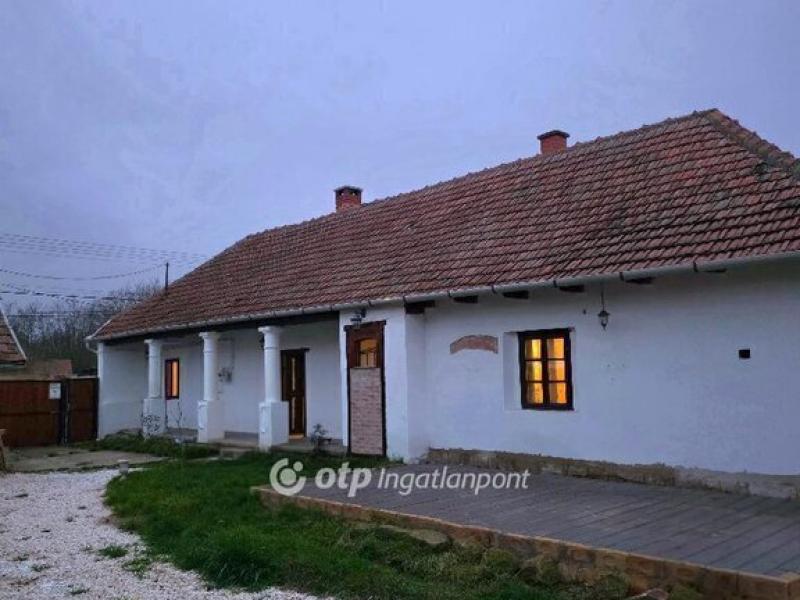Eladó családi ház Feldebrő