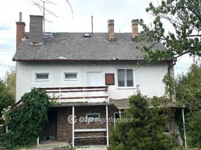Eladó családi ház Alsóörs