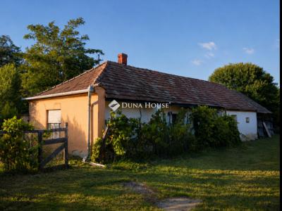 Eladó családi ház Tét
