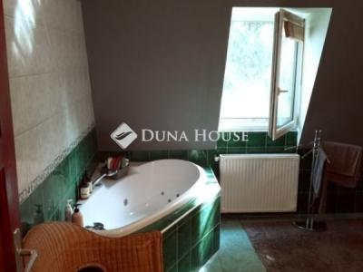 Eladó családi ház Budaörs