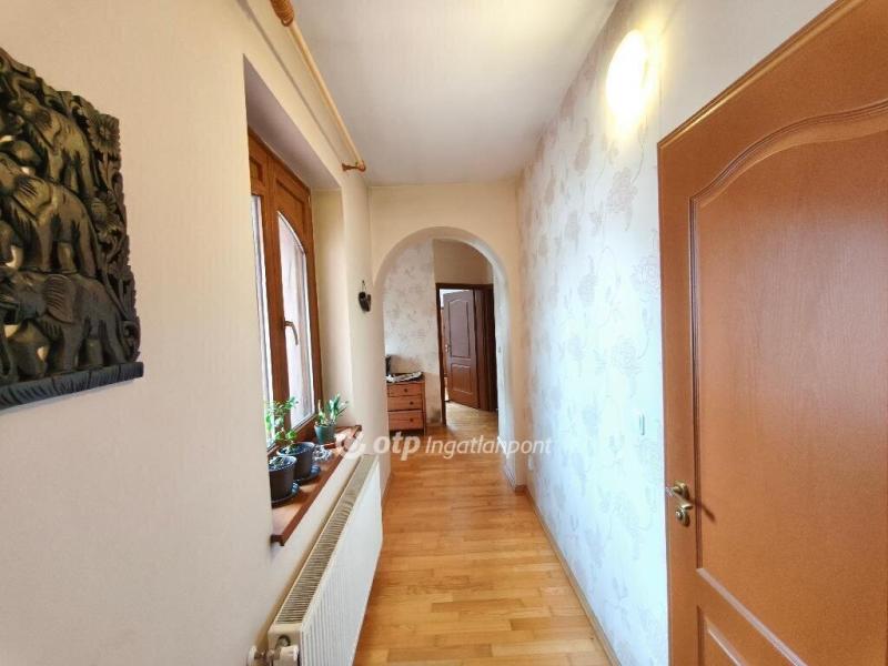 Eladó családi ház Budapest
