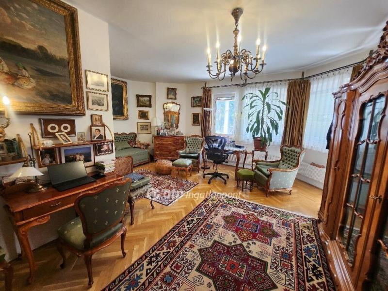 Eladó családi ház Budapest