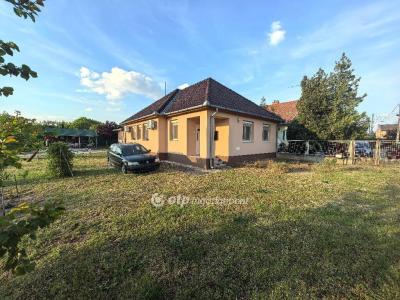 Eladó családi ház Debrecen