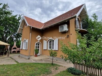 Eladó családi ház Vecsés