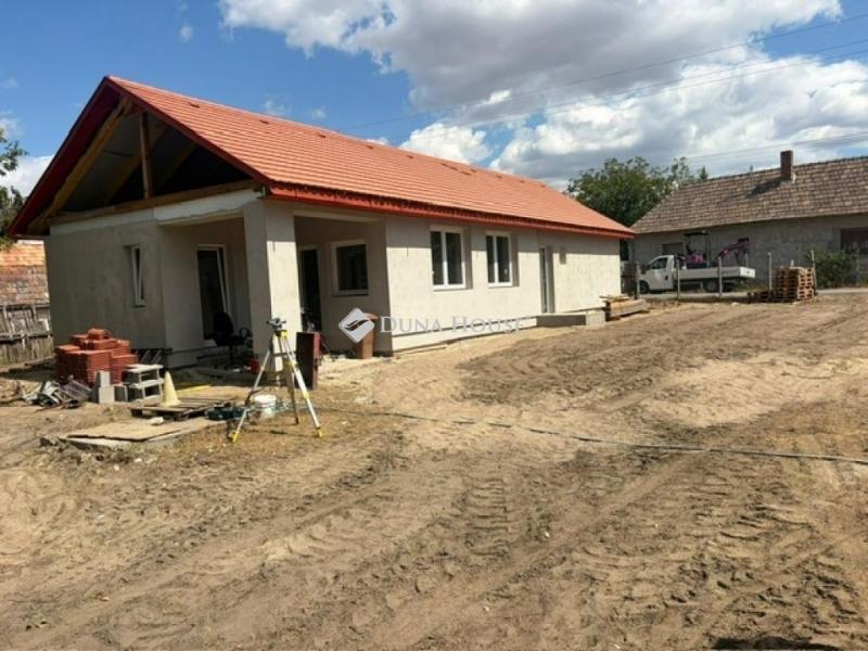 Eladó családi ház Nyáregyháza