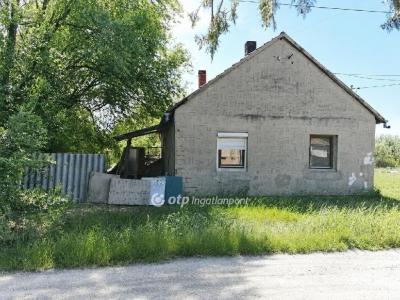 Eladó családi ház Cegléd