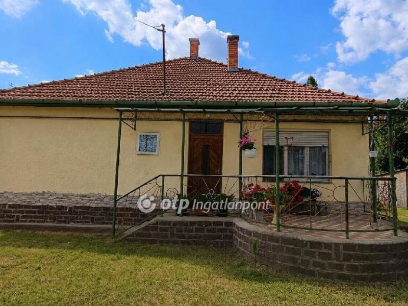 Eladó családi ház Recsk