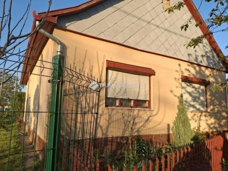Eladó családi ház Derecske
