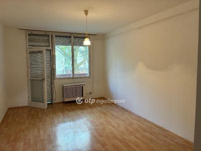 Eladó lakás Békés