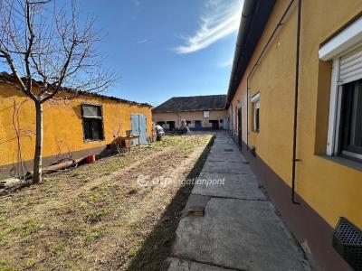 Eladó családi ház Cegléd