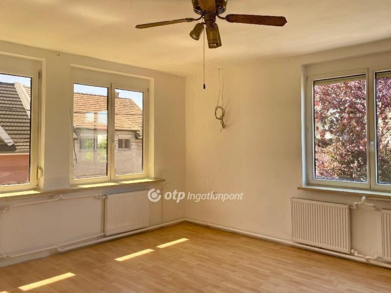 Eladó családi ház Budapest