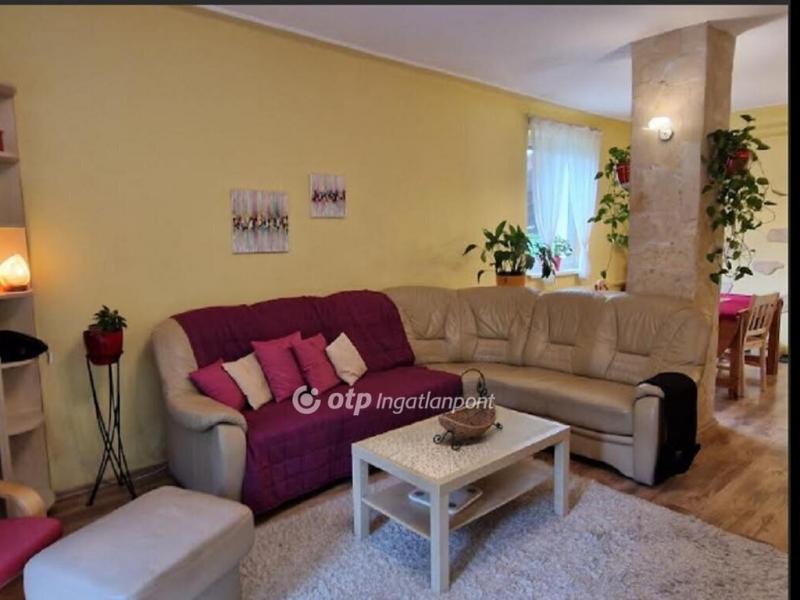 Eladó családi ház Budapest