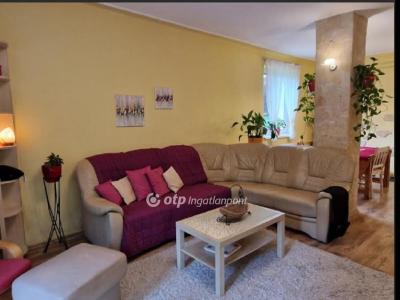 Eladó családi ház Budapest
