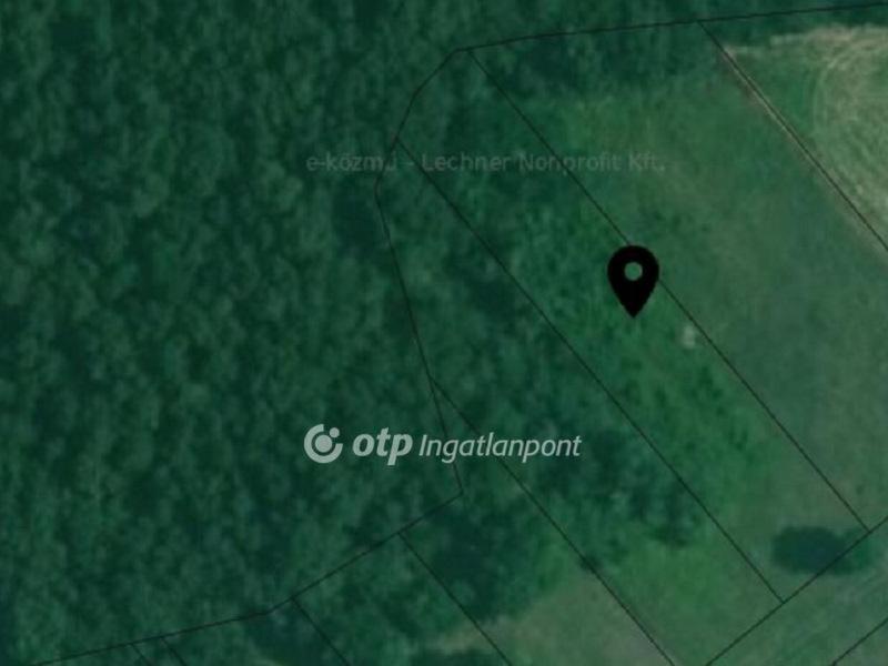 Eladó lakóövezeti telek Rezi