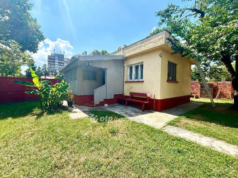 Eladó családi ház Budapest