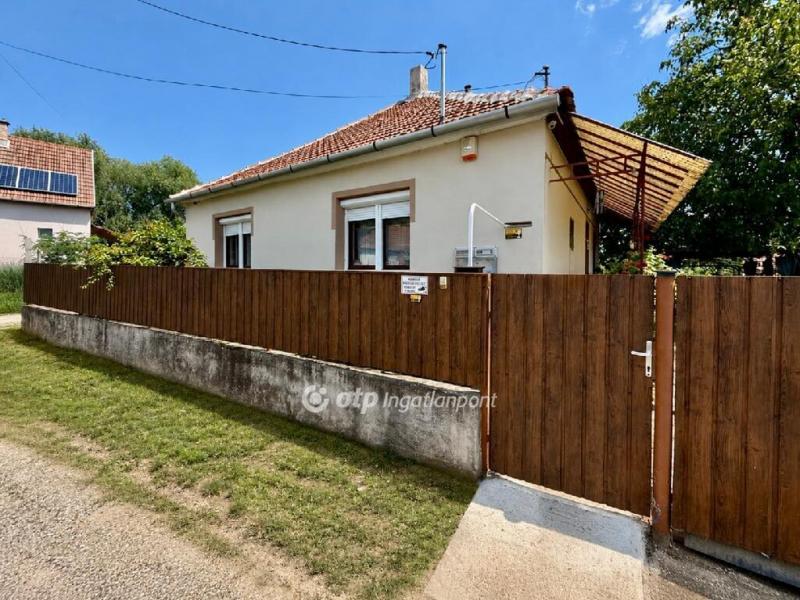 Eladó családi ház Bőcs