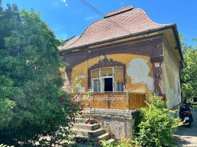 Eladó családi ház Budapest