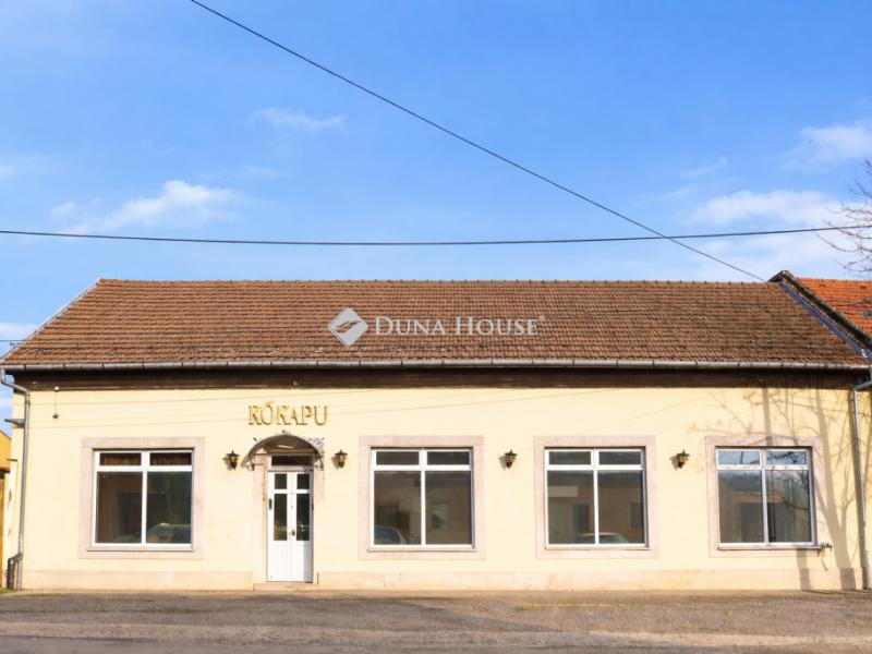Eladó családi ház Vác
