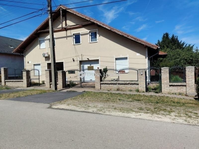 Eladó ikerház Gyál