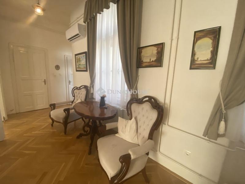 Eladó lakás Pécs