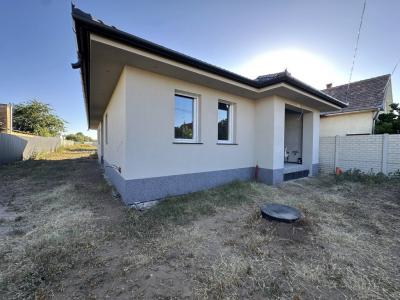 Eladó családi ház Gyál