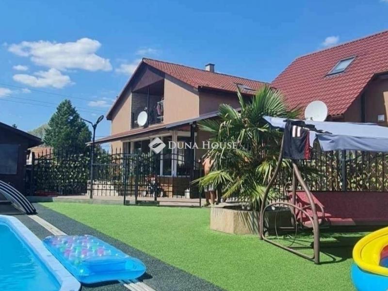Eladó családi ház Gyál