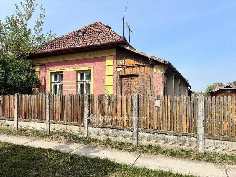 Eladó családi ház Püspökladány