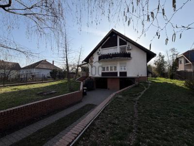 Eladó családi ház Szolnok