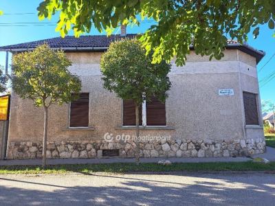 Eladó családi ház Budapest