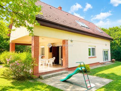 Eladó családi ház Balatonkenese