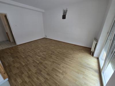 Eladó lakás Pápa