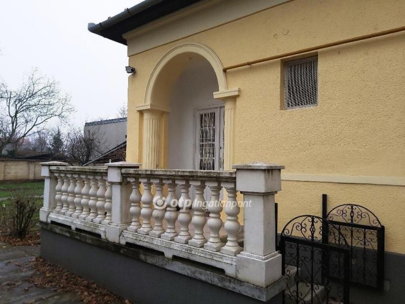 Eladó családi ház Békéscsaba