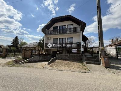 Eladó családi ház Ócsa