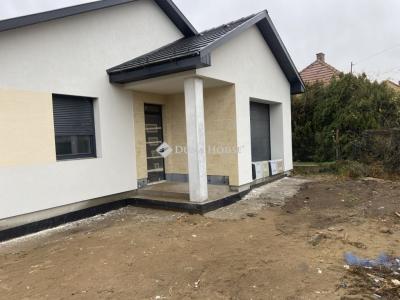 Eladó családi ház Dabas